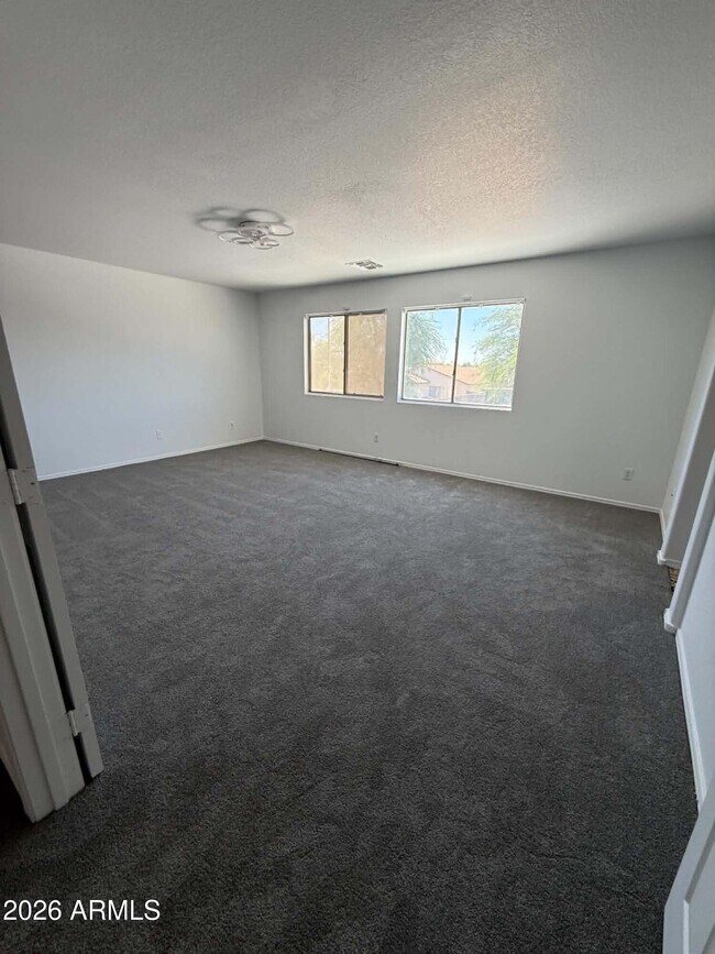 Building Photo - 1261 E Dust Devil Dr