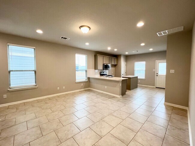 Building Photo - Home for lease