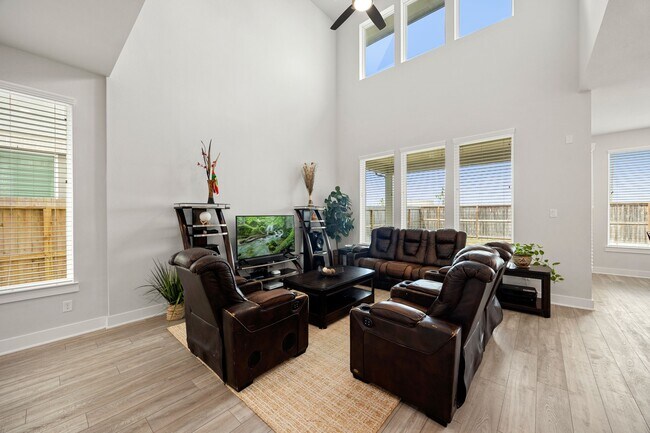 Building Photo - 106 Ripe Tomato Trl