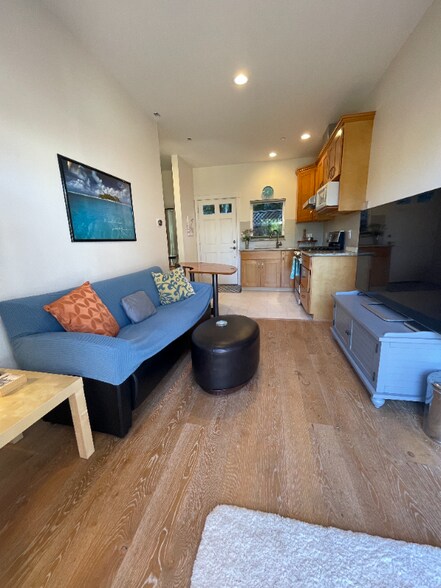 Building Photo - 1363 Los Arboles Ave