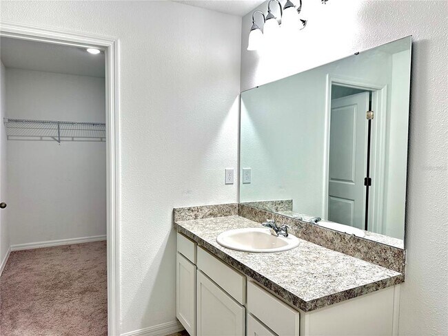 Building Photo - 182 Mandovi St