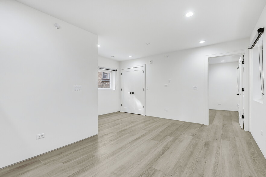 Building Photo - 1025 N Harlem Ave