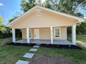 Building Photo - Historic Saint Elmo Charm with Modern Updates – 2 Bed, 2 Bath - Half Off Your First Month's Rent!