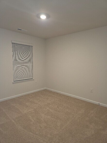 Building Photo - 408 Honeycutt Oaks Dr