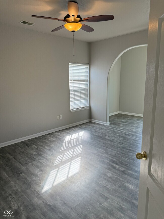 Building Photo - 12880 University,Unit 3b Crescent
