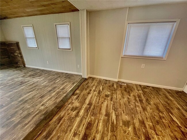 Building Photo - 223 E Filbert St