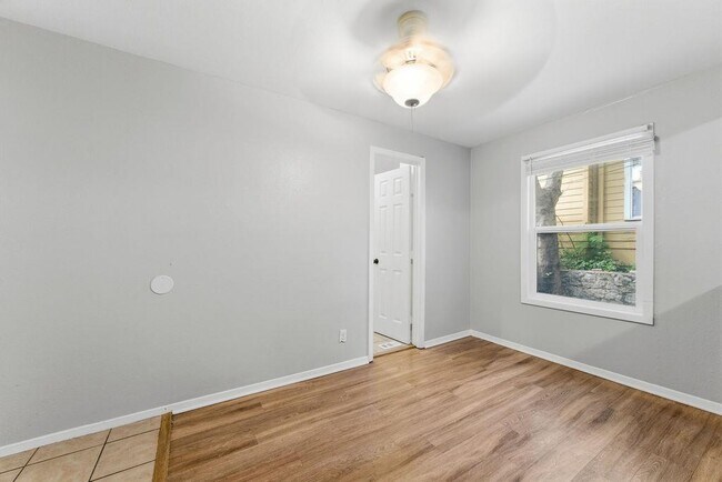 Building Photo - 2712 Whitis Ave