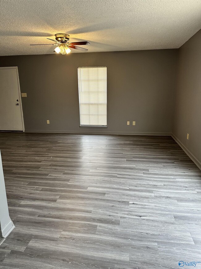 Building Photo - 127 Westscott Dr