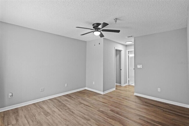 Building Photo - 10265 Gandy Blvd N