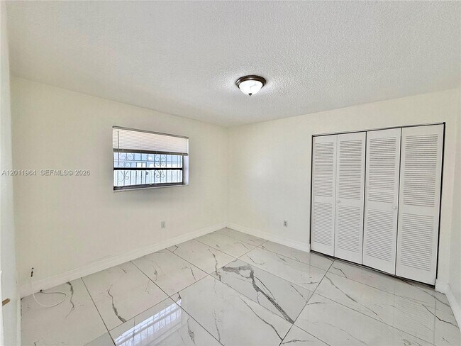 Building Photo - 950 NW 109th St