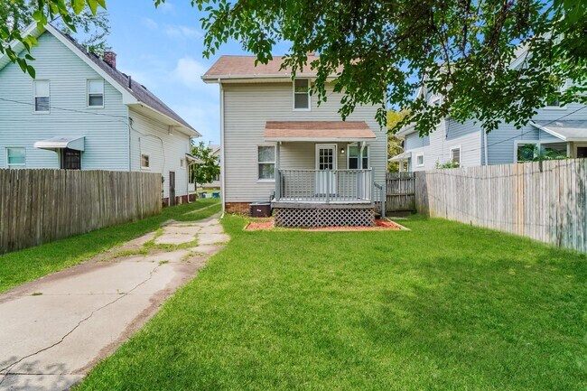 Building Photo - 625 Colima Dr