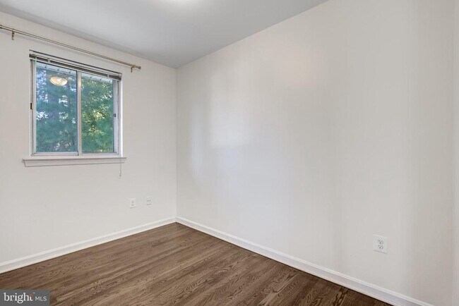 Building Photo - 5609 Rolling Rd