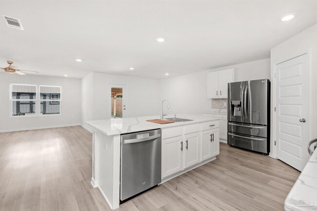 Building Photo - 5277 Peach Dr