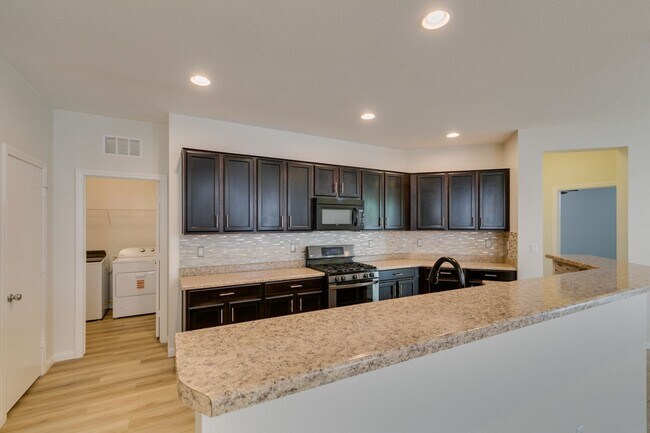 Building Photo - 3- Bedroom, 2- Bathroom home in Mountain's...