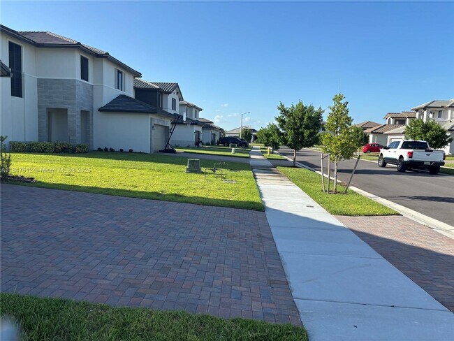 Building Photo - 5061 Panella Ave
