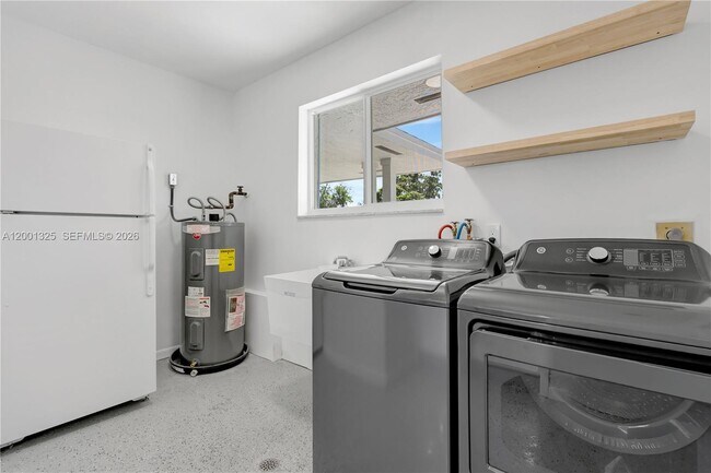 Building Photo - 9125 SE Karin St