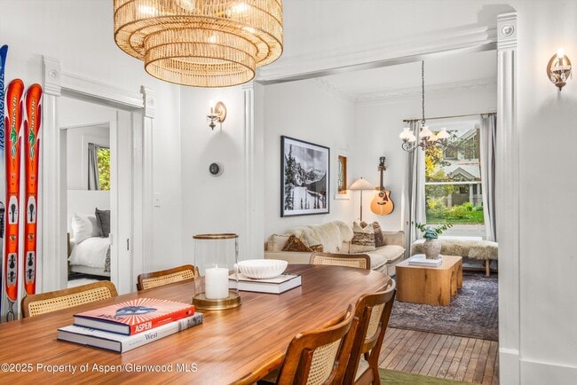 Building Photo - 406 W Smuggler St