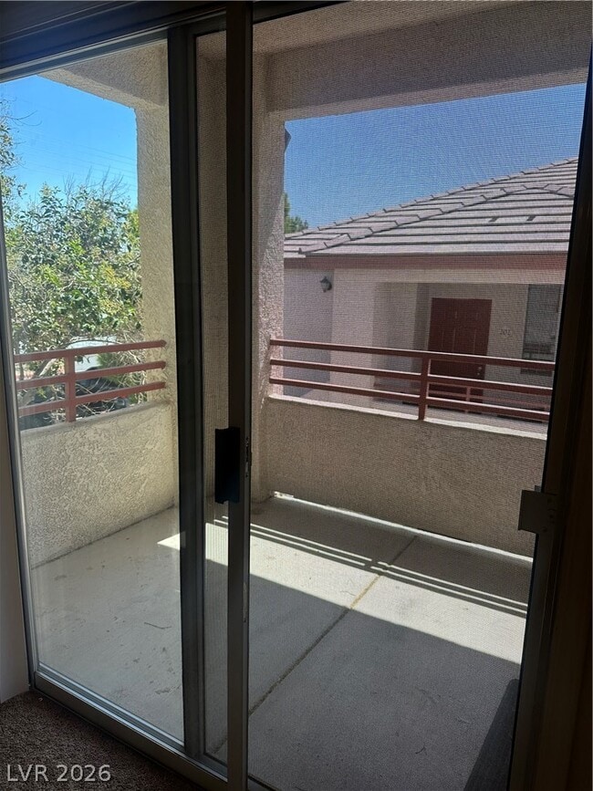 Building Photo - 10237 King Henry Ave