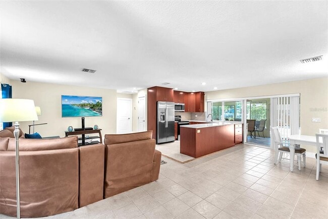 Building Photo - 1012 Spindle Palm Way
