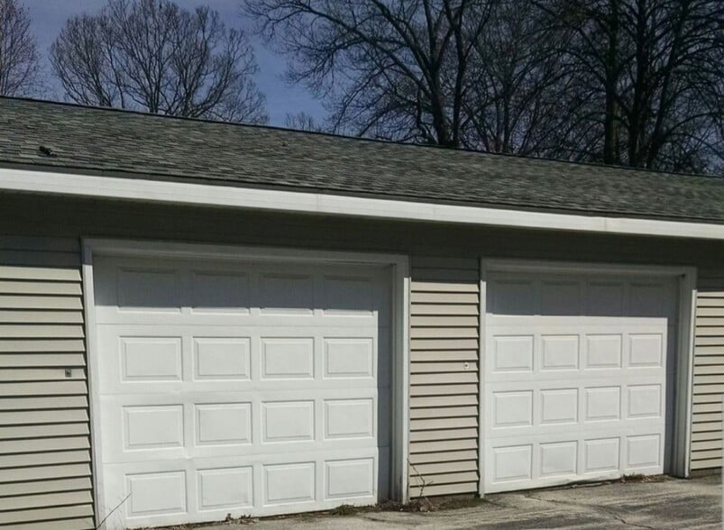 Building Photo - 1274 W Norton Ave