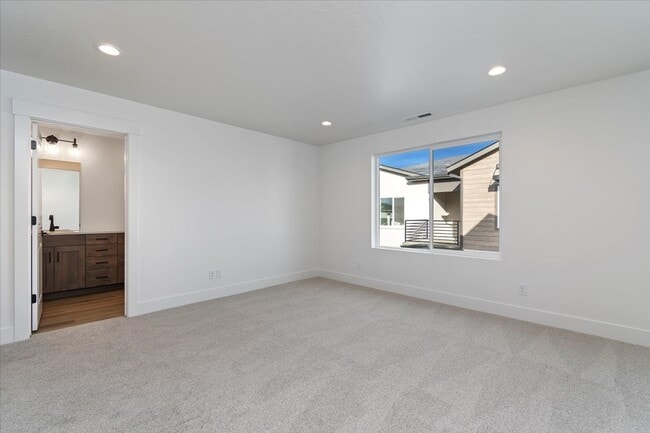 Building Photo - Brand New 3 Bed 2.5 Bath Townhouse With Many Amenities