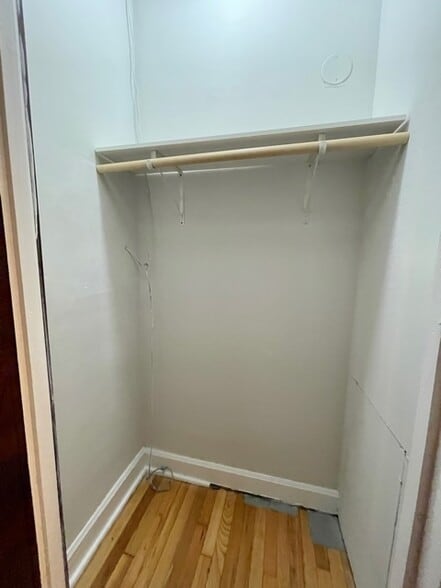 Building Photo - 1955 W Sunnyside Ave