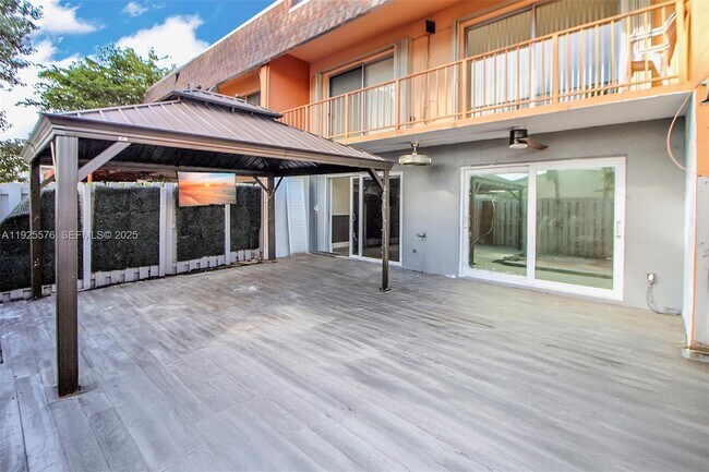 Building Photo - 870 SW 129th Pl