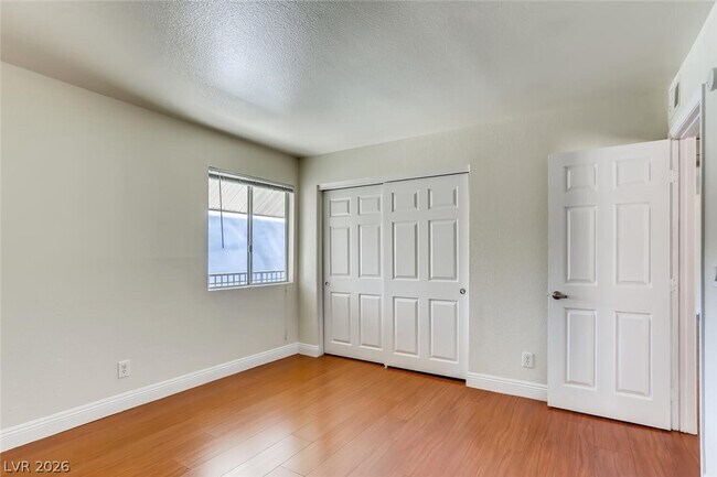 Building Photo - 5229 Indian River Dr