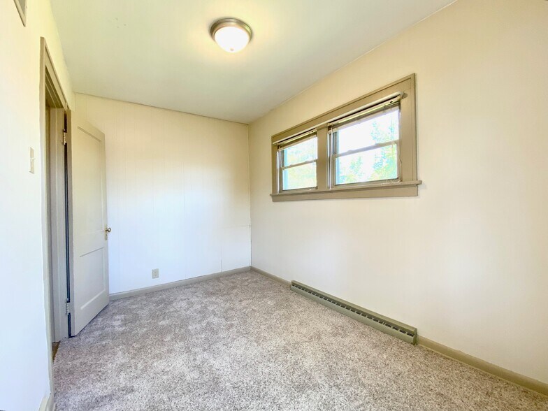 Building Photo - 3914 S 1st St