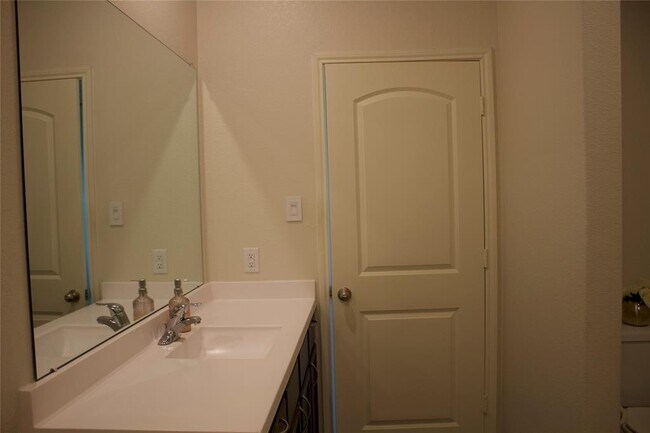 Building Photo - 10710 Spring Brook Pass Dr