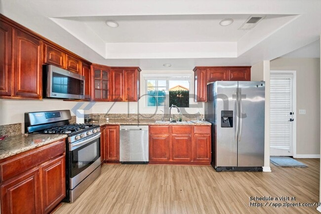 Building Photo - 443 Monrovista Ave