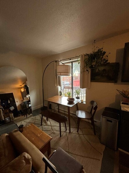 Dining - 332 E Main St