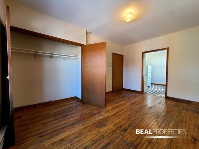 Building Photo - 0 bedroom in CHICAGO IL 60657