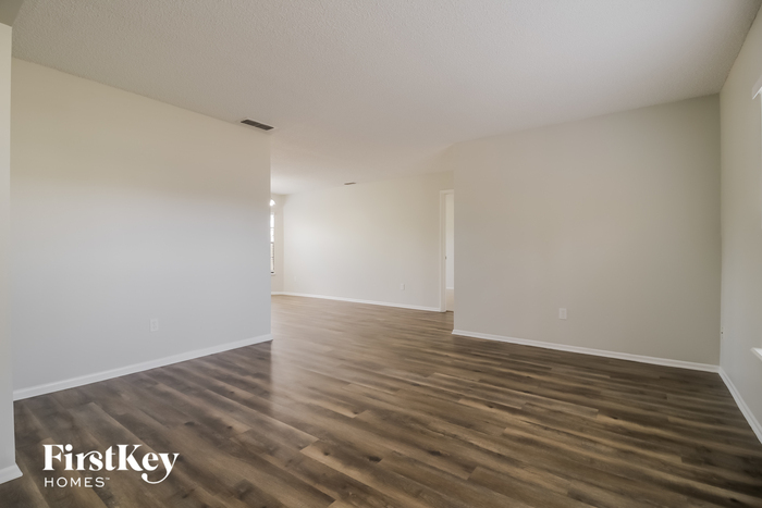 Building Photo - 2416 Lackland Dr
