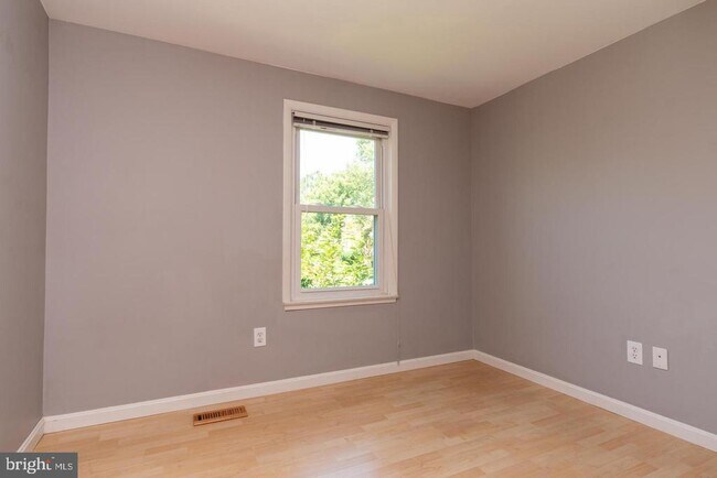 Building Photo - 13205 Black Walnut Ct