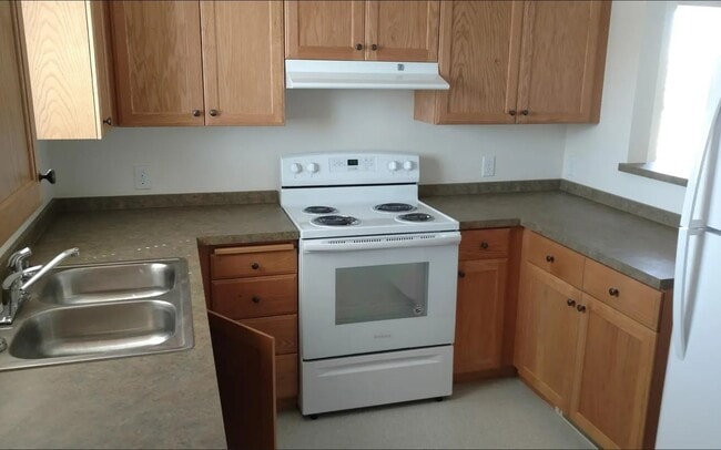 Primary Photo - 681 N 2872 E