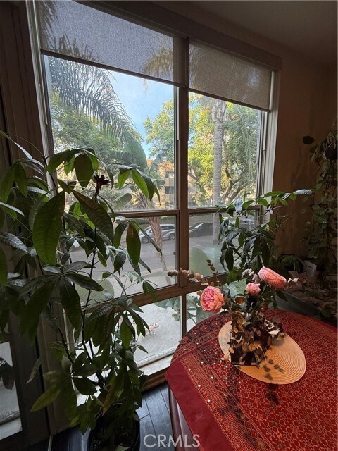 Building Photo - 14144 Dickens St