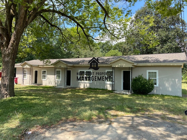 Primary Photo - 5747 Knowles Dr