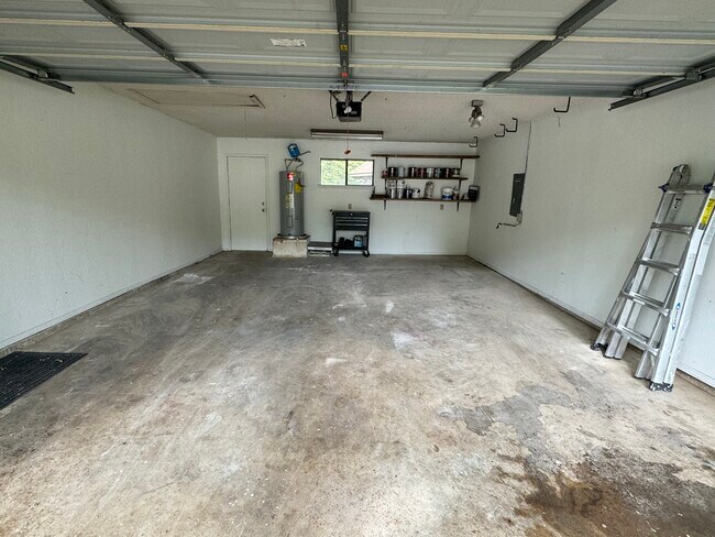 Building Photo - 5226 Bellefontaine Dr