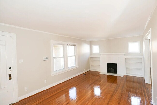 Building Photo - 723 N Monroe St