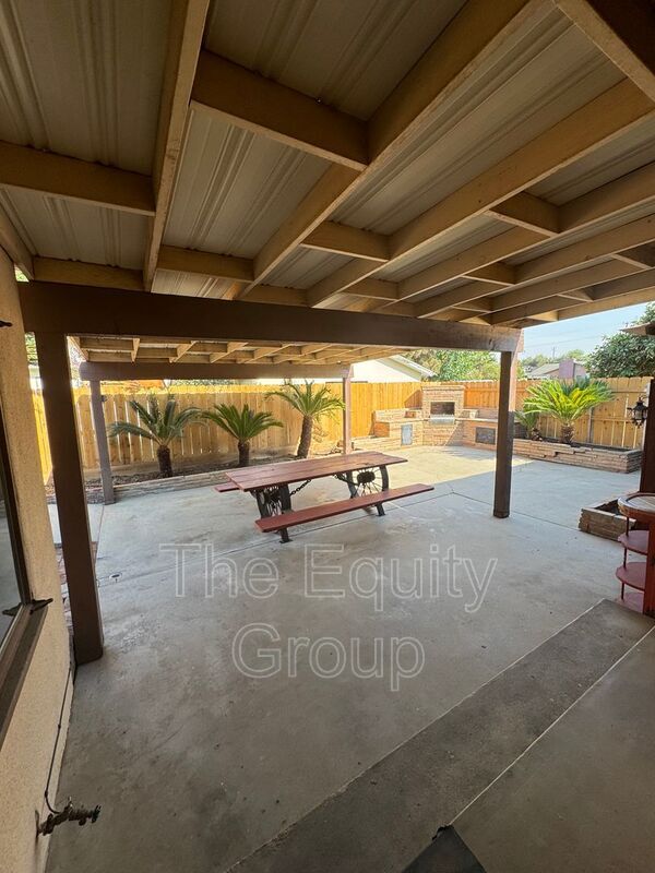 Building Photo - 2710 E Westcott Ave
