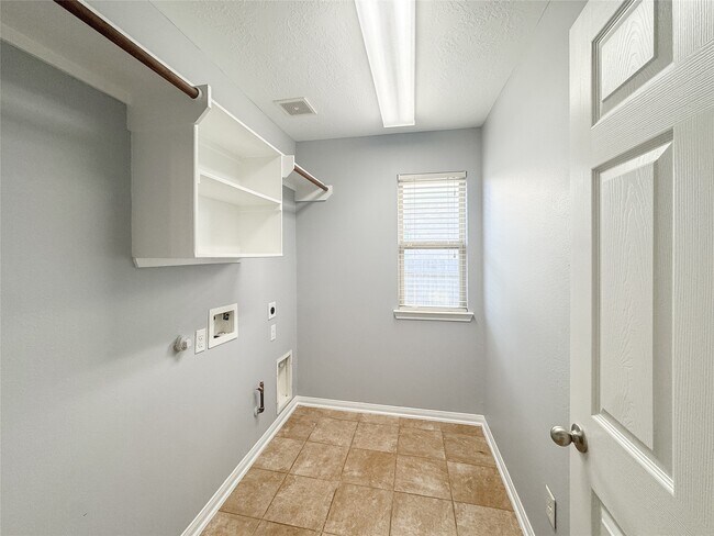 Building Photo - 19214 Garrett Knolls Ln