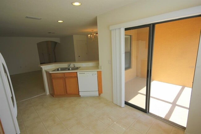 Building Photo - 2510 Edgewater Falls Dr