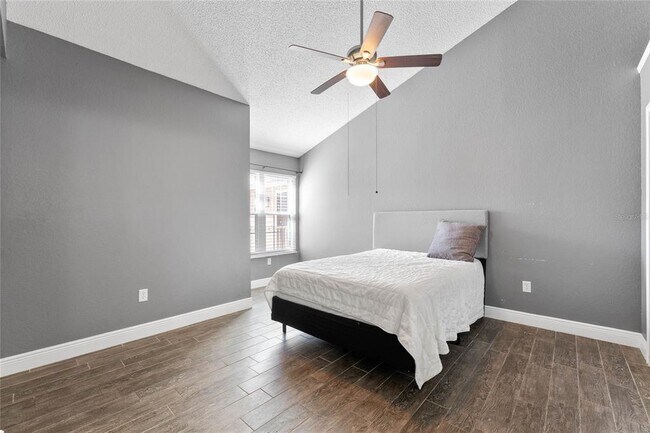 Building Photo - 660 Youngstown Pkwy