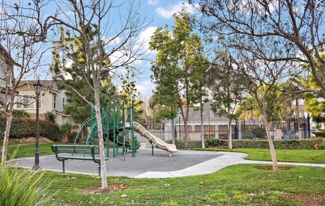 Building Photo - 4591 Sandano St