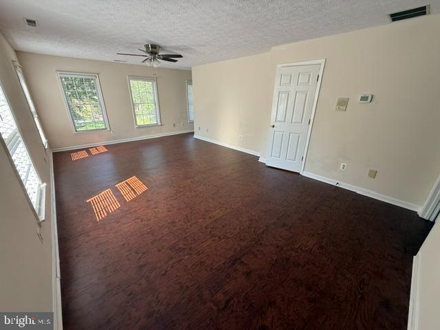 Building Photo - 101 Tarks Ln