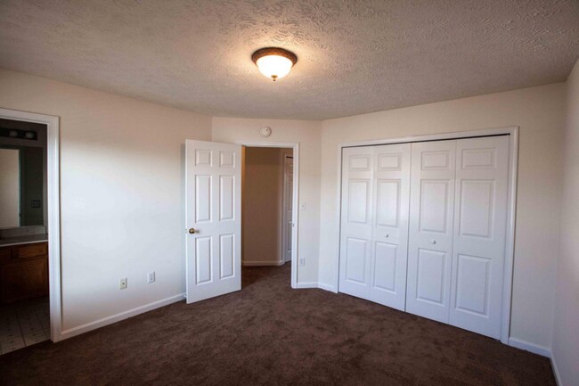 Building Photo - 10502 Guilderland Ct