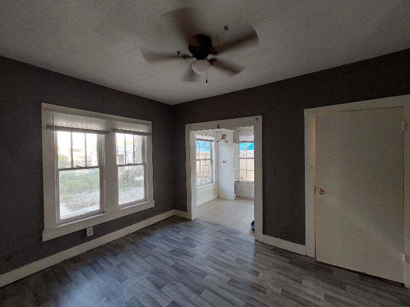Building Photo - 2713 5th St W