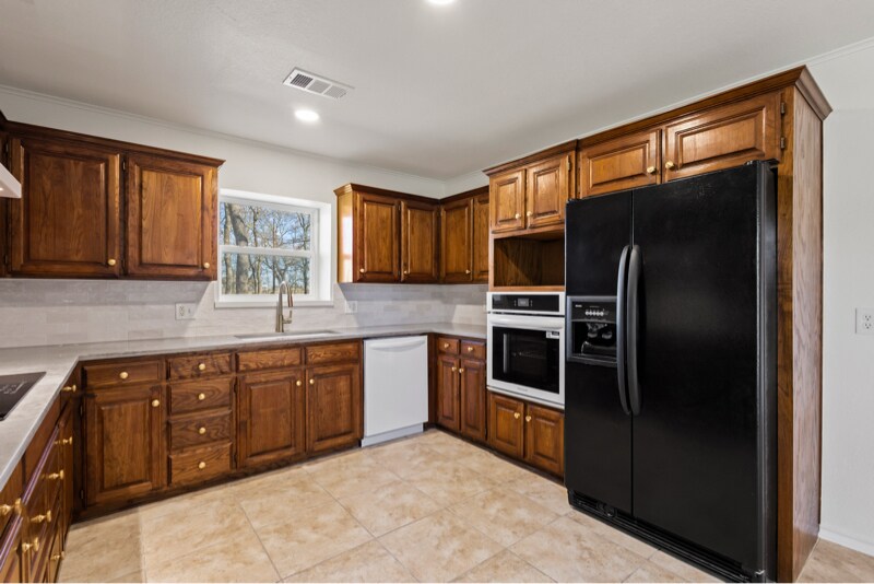 Building Photo - 170 N Meadowbrook Dr