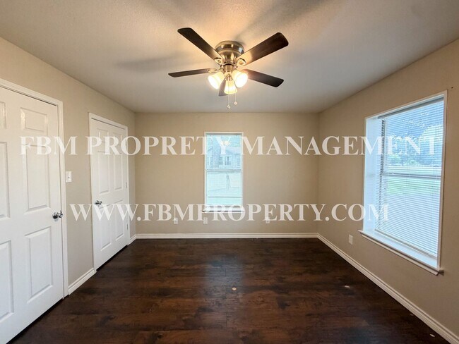 Building Photo - 8726 S Fm 148